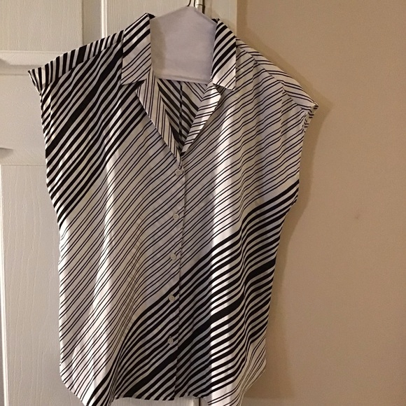 💕Nine West sleeveless - Picture 2 of 4